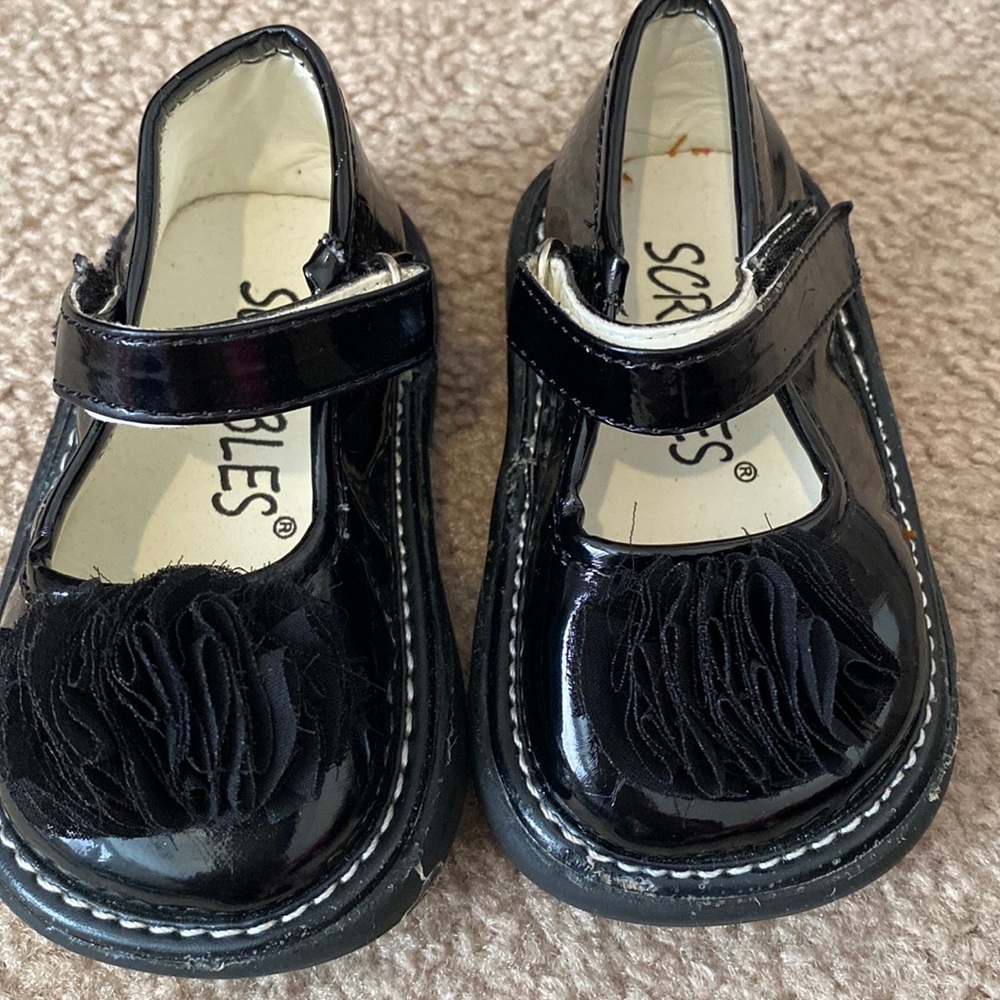 Dress shoe